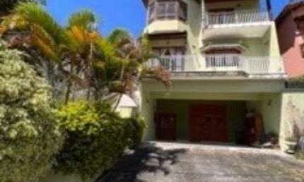 Casa com 3 dormitórios à venda, 299 m² por R$ 1.300.000,00 - Parque Nova Jandira - Jandira/SP
