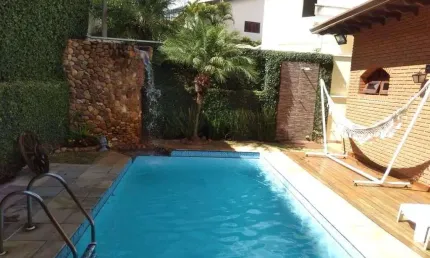 Casa com 3 dormitórios à venda, 250 m² por R$ 2.300.000,00 - Jardim dos Camargos - Barueri/SP