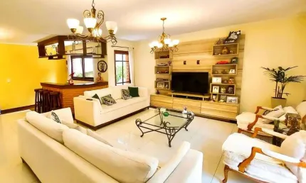 Casa com 4 Quartos - Alphaville - Santana de Parnaíba/SP