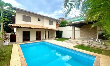 Casa com 4 Quartos - Alphaville - Santana de Parnaíba/SP