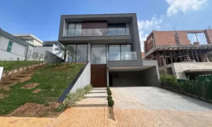 Casa com 4 Quartos - Alphaville - Santana de Parnaíba/SP