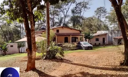 Chácara à venda em Jundiaí-SP - Jardim Tarantela: 2 quartos, 2 salas, 1 banheiro, 2 vagas de garagem, 120,00 m² de área.