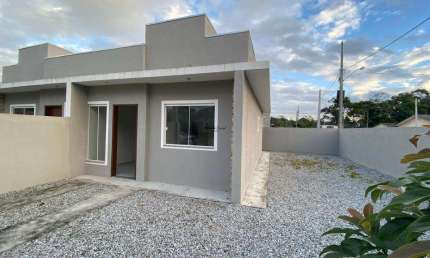 Casa em Matinhos , Balneário Saint Etiene, medida do terreno 150m² e de área construída 43m², 2 dormitórios ( sendo 1 suíte ) e 6 vagas - Matinhos - PR