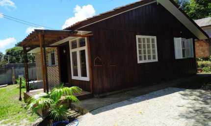 Casa rural em Bocaiúva do Sul com área total de 385m², 2 dormitórios e muito espaço de lazer - Cachoeirinha - Bocaiúva do Sul - PR