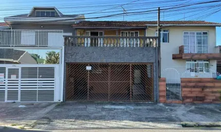Excelente sobrado no bairro Xaxim com 150m², 4 dormitórios ( sendo 1 suíte ) e 3 vagas - Xaxim - Curitiba, PR