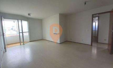 Apartamento Centro, 3 banheiros, 9º andar, 1 vaga coberta e livre.