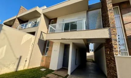 Sobrado no Bairro do Pilarzinho com 180m², 4 dormitórios ( sendo 2 suítes ) e 3 vagas - Pilarzinho - Curitiba - PR