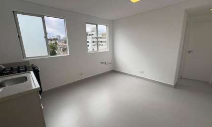 Apartamento reformado no Bairro Alto da Glória com 30m² e 1 dormitório - Alto da Gloria - Curitiba - PR