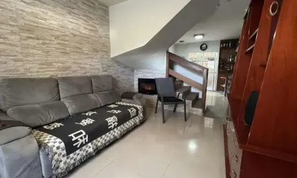 Sobrado em condomínio fechado no bairro Fanny com 109m², 3 dormitórios ( sendo 2 suíte ) e 1 vaga - Fanny - Curitiba - PR