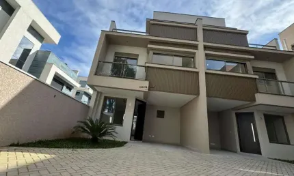 Sobrado em condomínio fechado no bairro Bacacheri com 146m², 3 dormitórios ( sendo 1 suíte ) e 1 vaga - Bacacheri - Curitiba - PR