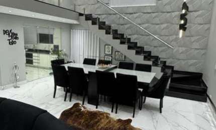 Casa mobiliada em Condomínio fechado no bairro Abranches com 367,50m², 4 dormitórios ( sendo 3 suítes ) e 6 vagas - Abranches - Curitiba - PR