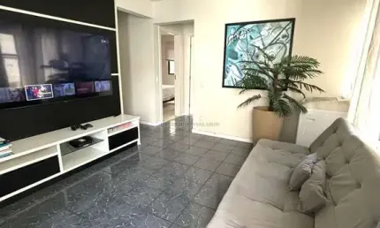 Apartamento mobiliado no centro de Balneário Camboriú para locação anual