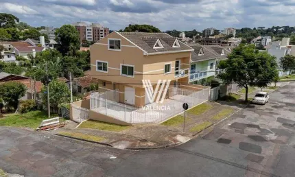 Sobrado | Conj. Res. e Com. Danielle | 3 dorm | 5 vagas | 268 m² priv | Tingui - Curitiba/PR