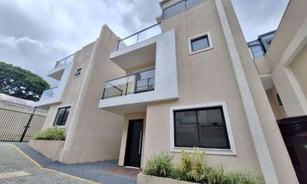 Sobrado | 3 dorm | Suíte | 2 vagas | 204 m² priv | Jardim Social - Curitiba/PR