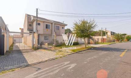 Sobrado de Rua | 4 Dorms | 5 Vagas | 127m² | Cajuru - Curitiba/PR