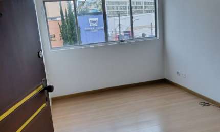 Ed. Leopoldina | 1 Dorm | Semi-Mobiliado | 37m² priv | Centro - Curitiba/PR