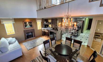 Casa de Rua | 3 Suites | 4 vagas | 242m² priv | Aristocrata - SJP/PR