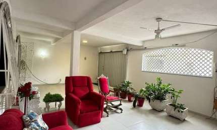Casa Duplex à Venda em Cohatrac - 4 quartos - Reformada - Ventilada