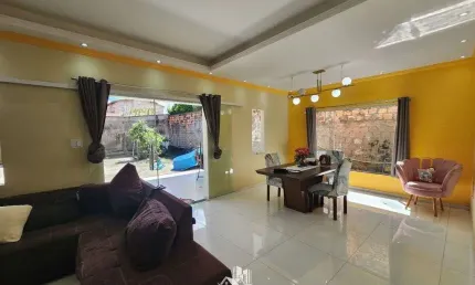 Casa Duplex a Venda no Jardim das Margaridas - 5 quartos - Nascente - Reformada