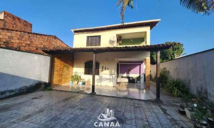Casa Duplex à Venda em Parque Sabiá - 2 quartos - Ventilada - Quintal Amplo