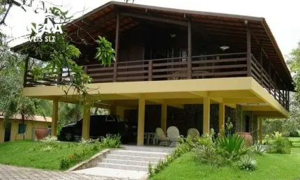 Chácara à Venda em Maracanã - 2 Casas Duplex - Piscina - Campo de Futebol