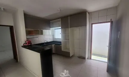 Casa a Venda em Região do Cohatrac - Cond. Apia II - 3 quartos - Nascente