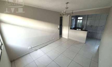 APARTAMENTO TERREO. 02 QUARTOS. 01 VAGA DE GARAGEM. PERFEITO ESTADO. CONDOMINIO TRANQUILO.