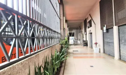 LOJA COM SOBRE LOJA E BWC NO CENTRO. ACEITA PERMUTA.