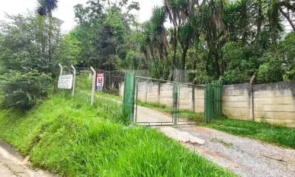 Chácara em Campo Largo, com 22.000 m², 3 Quartos, Fogão a Lenha, Vista Privilegiada e Casa Aconchegante