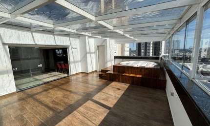 COBERTURA NO ÁGUA VERDE. PRÓXIMA AO CLUBE CURITIBANO E ANGELONI. EDIFÍCIO CASAGRANDE. SEMIMOBILIADO. SPA E ESPAÇO GOURMET