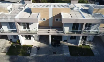 Sobrado alto padrão, ótimo. acabamento churrasqueira cozinha planejada piscina bairro campo comprido.