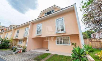 TRIPLEX MOBILIADO NO BOQUEIRÃO LAREIRA 3 QUARTOS 1 SUITE