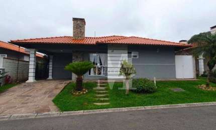 CASA TÉRREA MOBILIADA, CONDOMÍNIO CA'D'ORO. SANTA FELICIDADE/ SÃO BRAZ. COM JARDIM E QUINTAL. LINDA!