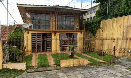 TERRENO À VENDA COM CASA AMPLA NO PINHEIRINHO. EXCELENTE OPORTUNIDADE!