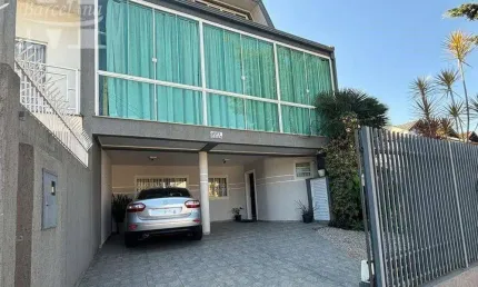 Maravilhosa casa alto padrão com 210m2. esquina c/ joão doetzer, semi-mobiliada. estuda permuta por apartamento. próx ao shopping jardim das américas.