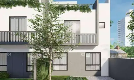 Sobrado novo em condomínio fechado no xaxim. espaço gourmet, churrasqueira. com terreno e tratamento paisagístico.
