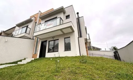 SOBRADO NO ATUBA, 3 QUARTOS, 1 SUÍTE, 2 VAGAS DE GARAGEM, CHURRASQUEIRA - PRÓXIMO AOS PARQUES ATUBA E BACACHERI.