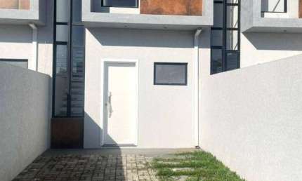 SOBRADO NOVO E PRONTO, HÁ 200 METROS DA IZAAC , CHURRASQUEIRA , JARDIM E QUINTAL. SÍTIO CERCADO.