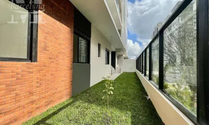Apartamento garden com 3 suítes, semi novo, 2 vagas, sacada e churrasqueira. bigorrilho, champagnat. permuta imovel ou carro