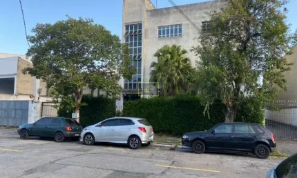 Prédio comercial em ótima localização à 1 km da marginal do rio pinheiros