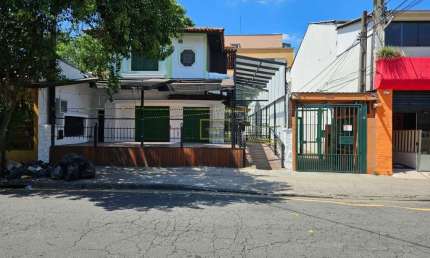 Sobrado comercial para venda ou locação no coração da Vila Madalena