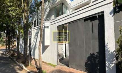 Sobrado comercial para venda ou locação no Alto de Pinheiros