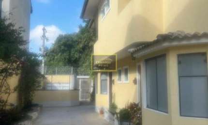 Casa de vila em condomínio fechado para venda em Perdizes