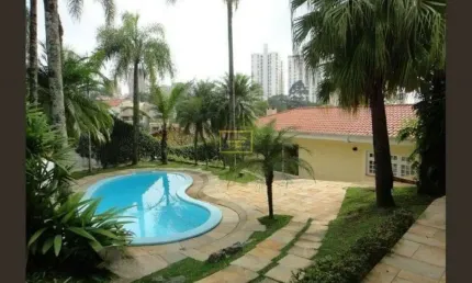 Sobrado com 3 suítes, 4 vagas e Piscina no Bairro do Sumaré!