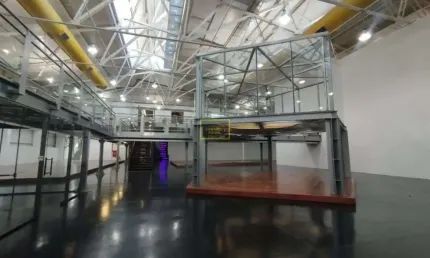Galpão com mezanino para locação na Vila Leopoldina