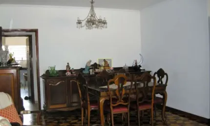 Imóvel para fins comerciais e residencial, ótimo local a 300 metros da estação do metro São Paulo