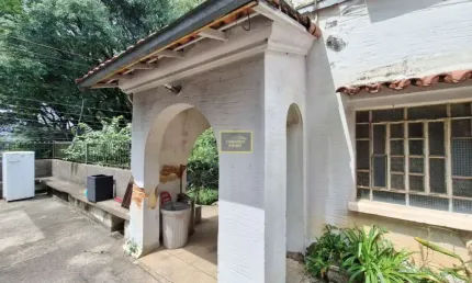 Casa com206 metros terreno - isolada - proximo ao metro