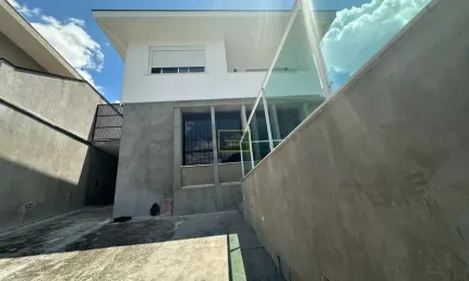 Casa com 04 dormitórios para venda no Jardim das Bandeiras