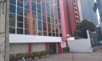 Prédio Comercial para Locação na Henrique Schaumann