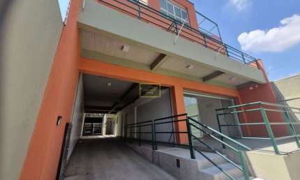 Sala comercial na Vila Leopoldina, 45 m², 2 terraços laterais com 40m² cada, 1 vaga e 1 banheiro.